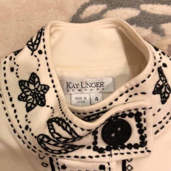 Ladies embroidered jacket - Picture 2 of 5